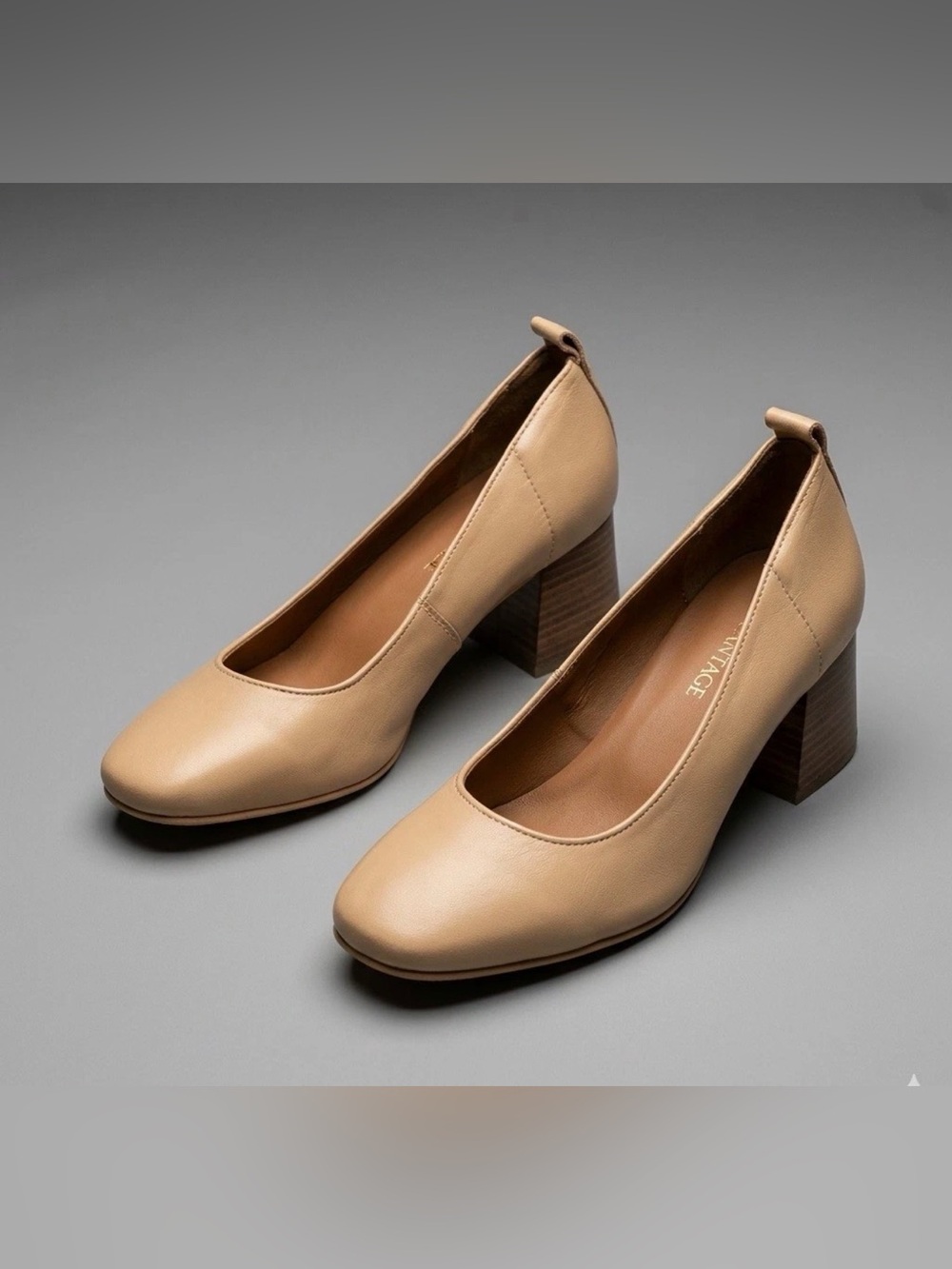 Crown Vintage Leather Pumps Round Toe Women's Tan Leather Slip On Block Heel 8M